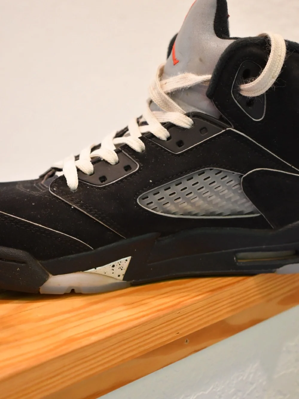 Nike Jordan Men's 5 Retro OG Black Metallic Reimagined Shoes 6.5Y